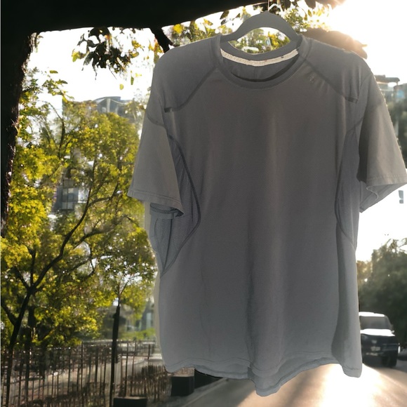 Lululemon Metal Vent Tech Short Sleeve Top Sz XL Distressed.GUC - Picture 1 of 10